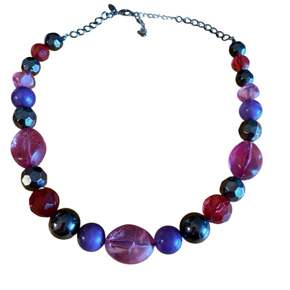 Elegant Vintage Multicolor Beaded Necklace.